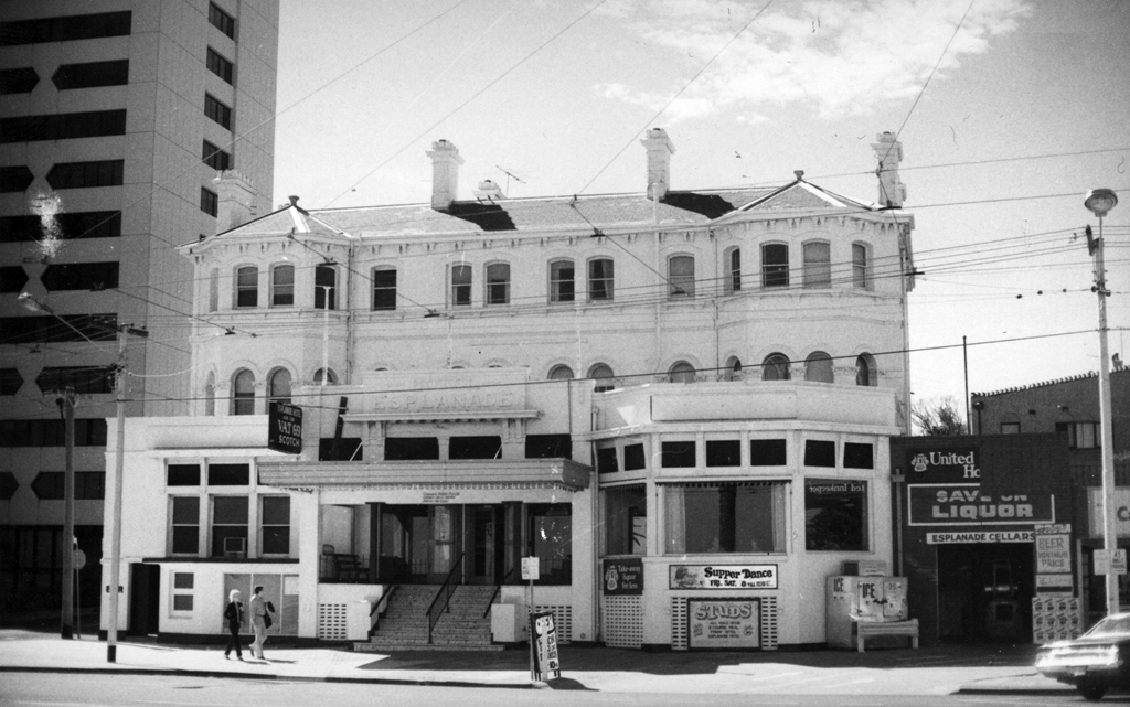 Hotel Esplanade, 1980s – Source: Port Phillip City Collection